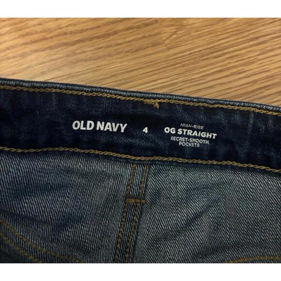 Old Navy High Rise OG Straight Jean Shorts Size 4 - Picture 2 of 7